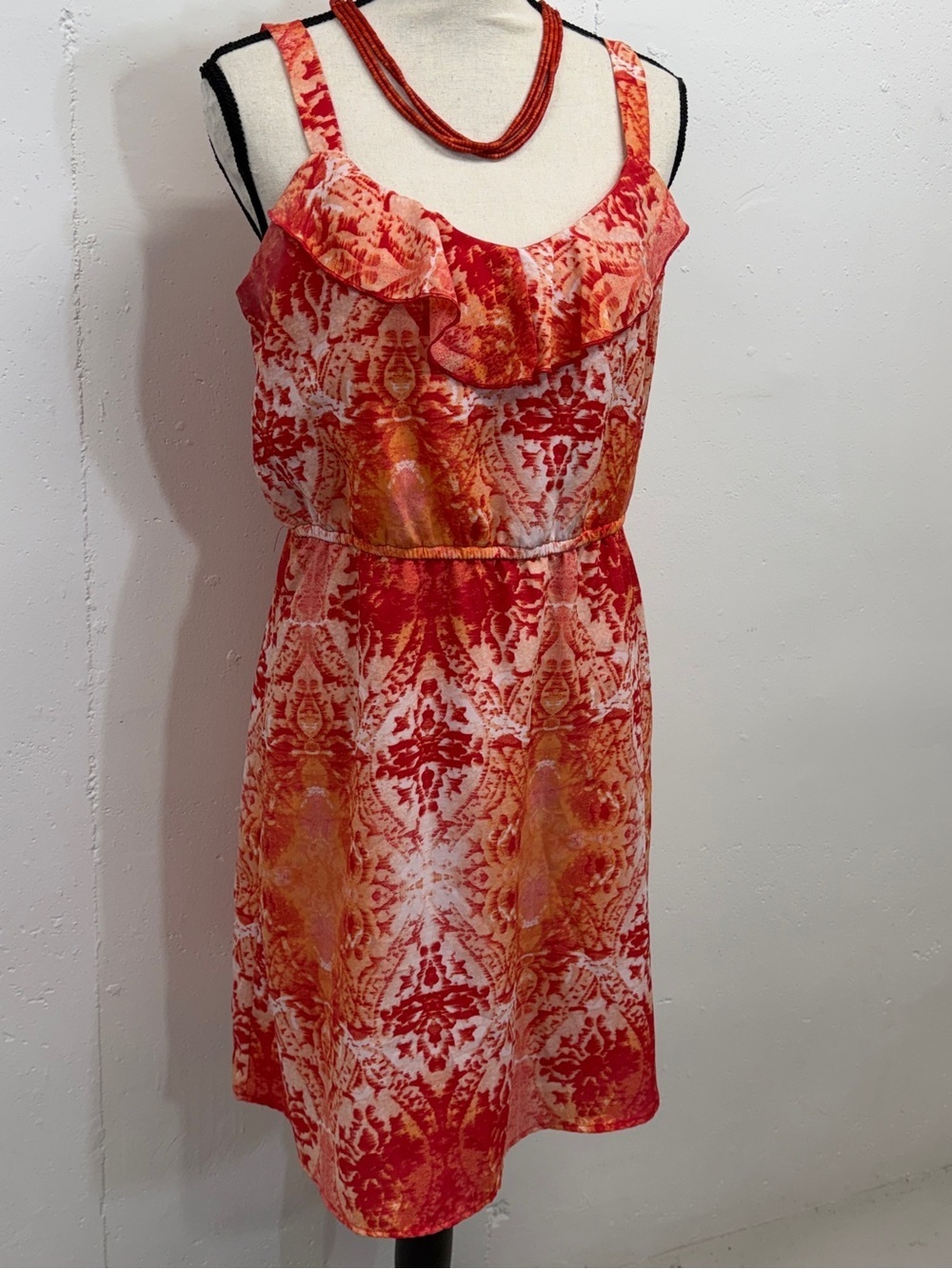 Red Patterned Ruffle-Neck Sleeveless Dress - Picture 7 of 13